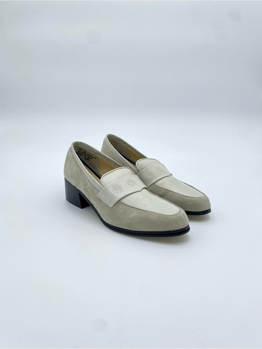 Vtg Apart Cream Leather Penny Loafers Womens 5.5 Block Heel Suede NOS 80s 90s